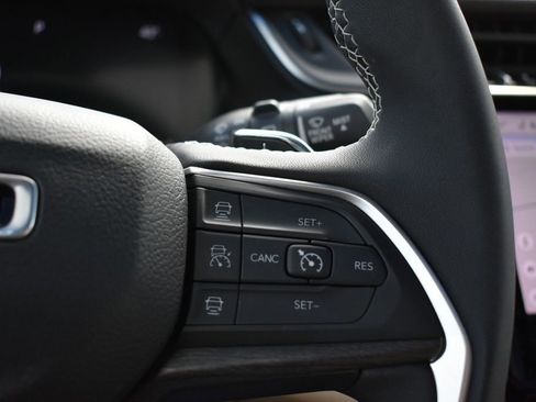 Used 2024 Jeep Grand Cherokee L Limited image 20