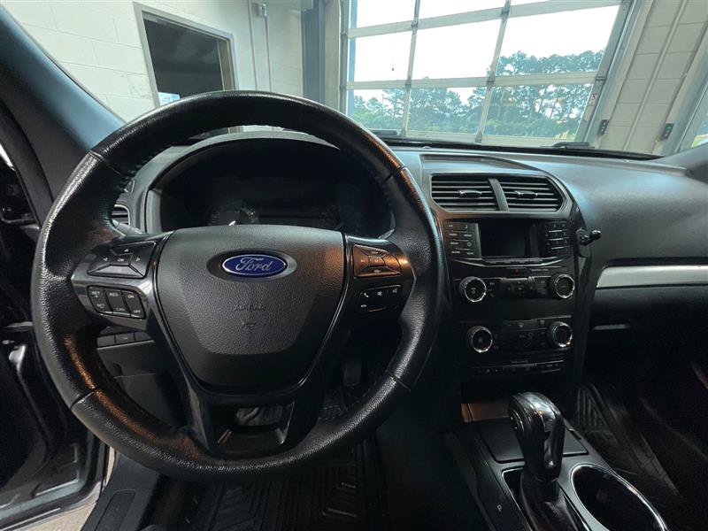 Used 2018 Ford Explorer XLT w/ Class II Trailer Tow Package FWD image 14