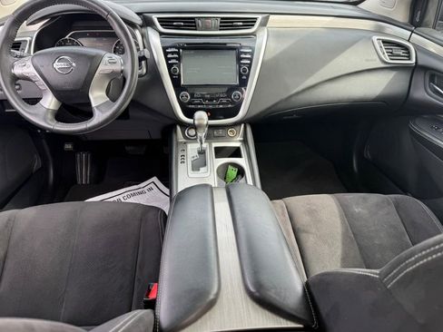 Used 2018 Nissan Murano SV w/ Premium Package image 12