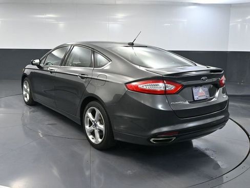 Used 2016 Ford Fusion SE w/ Equipment Group 201A image 7