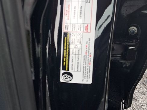 New 2026 Nissan Sentra SR w/ SR Premium Package FWD image 32