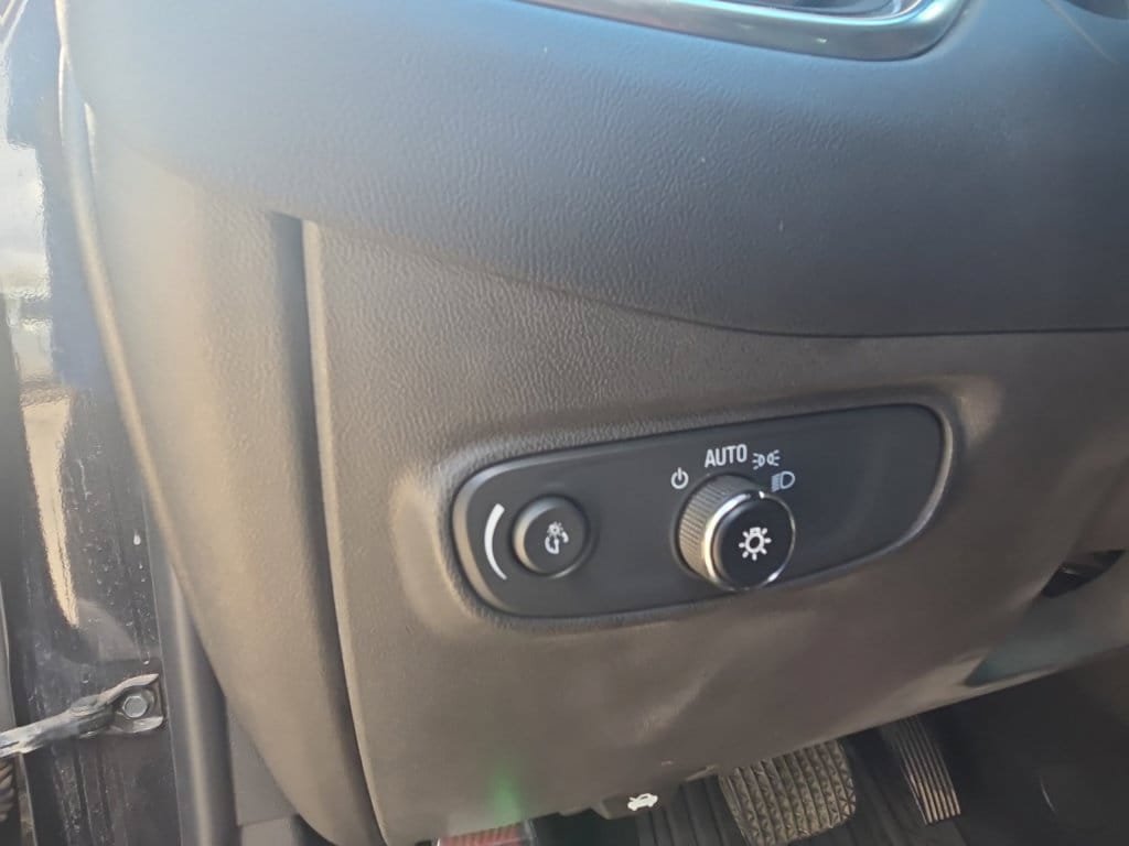 Used 2024 Chevrolet Equinox LS w/ Midnight Edition FWD image 13