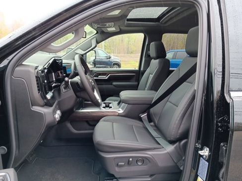 New 2026 GMC Sierra 2500 SLT w/ SLT Premium Package AWD/4WD image 6