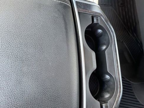 Used 2022 RAM 1500 Big Horn AWD/4WD image 9