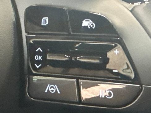 New 2026 Hyundai Elantra SEL Sport FWD image 19