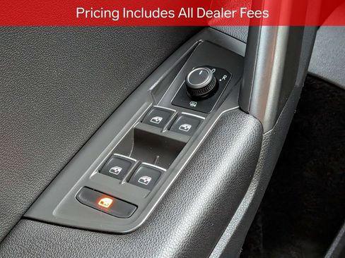 Used 2021 Volkswagen Tiguan SE w/ Panoramic Sunroof Package FWD image 27