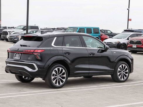 New 2026 Audi Q3 quattro 2.0T AWD/4WD image 4