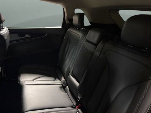 Used 2023 Lincoln Nautilus AWD image 16