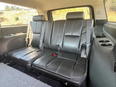 Used 2012 Chevrolet Suburban LT image 22