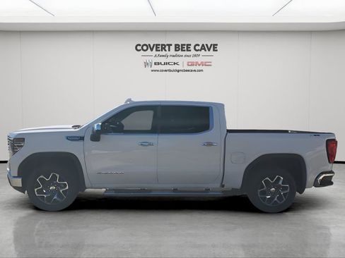 New 2026 GMC Sierra 1500 SLT image 5