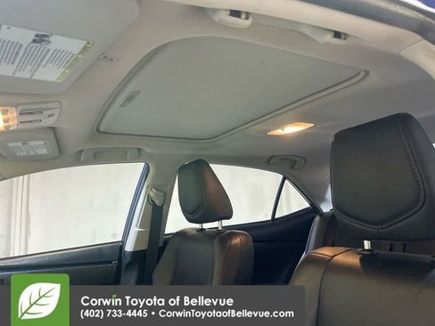 Used 2017 Toyota Corolla SE image 24