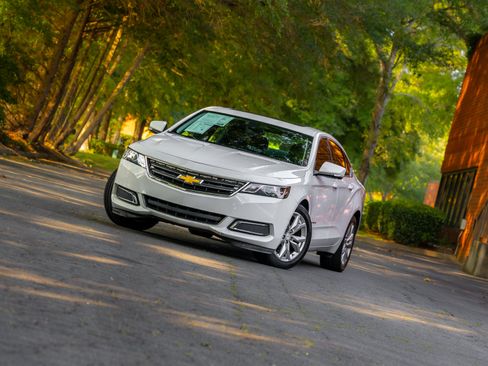 Used 2017 Chevrolet Impala LT w/ Convenience Package FWD image 22
