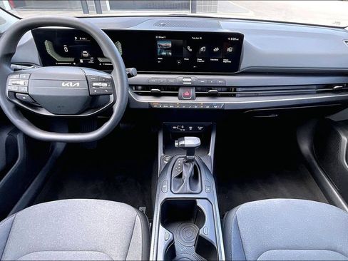 Used 2025 Kia K4 FWD image 14