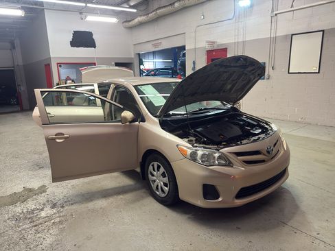 Used 2011 Toyota Corolla FWD image 9