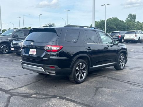 Certified 2023 Honda Pilot Touring image 11