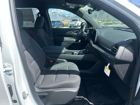 New 2026 Chevrolet Traverse LT w/ Midnight/Sport Edition AWD/4WD image 17