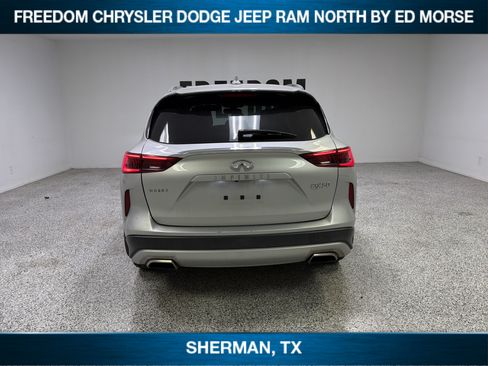 Used 2019 INFINITI QX50 Luxe w/ Navigation Package FWD image 5
