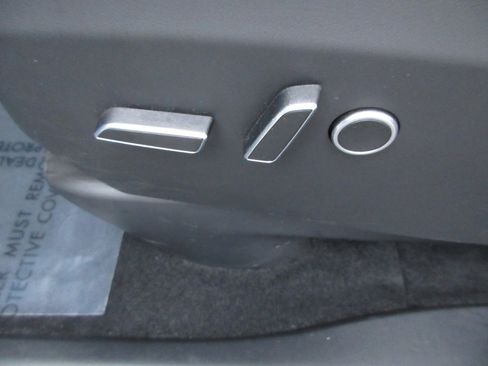 Used 2022 Tesla Model X image 12