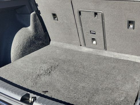 Used 2023 Volkswagen Taos SE image 27