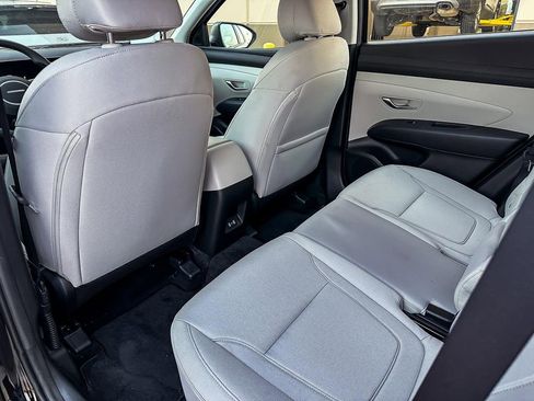 Used 2025 Hyundai Tucson SE image 31