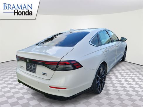 Certified 2023 Honda Accord Touring image 3