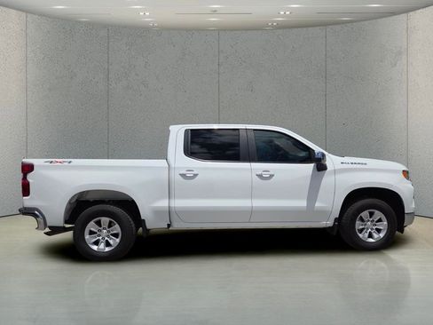 Used 2024 Chevrolet Silverado 1500 LT AWD/4WD image 2