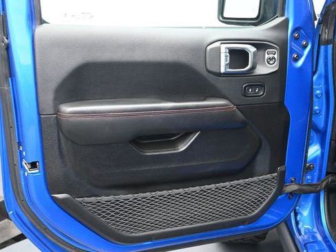 Used 2024 Jeep Gladiator Rubicon w/ Technology Group image 21