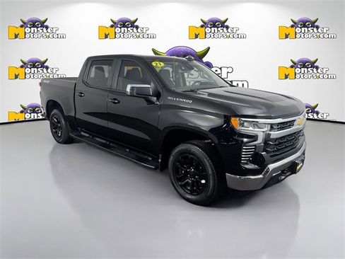 Used 2023 Chevrolet Silverado 1500 LT w/ Convenience Package II image 3
