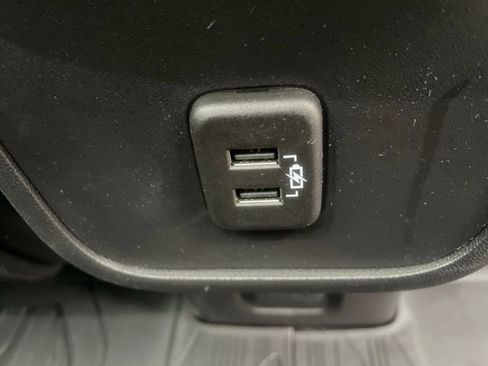 Used 2024 GMC Terrain SLT w/ Infotainment Package II image 42