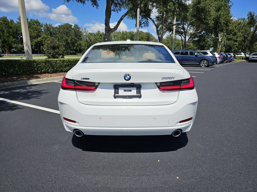 Used 2024 BMW 330i xDrive Sedan w/ Convenience Package AWD/4WD image 4