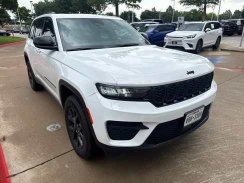 Used 2024 Jeep Grand Cherokee Altitude AWD/4WD image 1