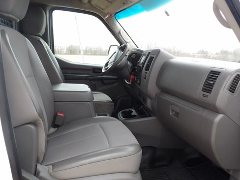 Used 2017 Nissan NV 3500 SL w/ Technology Package RWD image 14