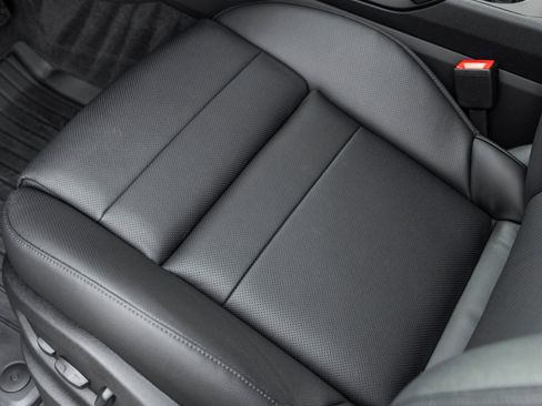 Certified 2026 Porsche Cayenne AWD/4WD image 22