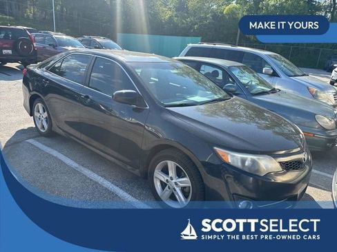 Used 2014 Toyota Camry SE FWD image 1