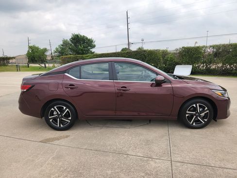 Used 2025 Nissan Sentra SV FWD image 6