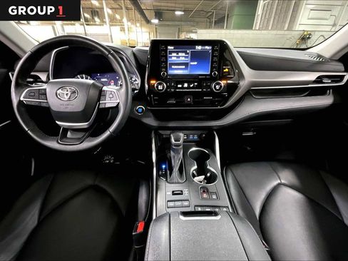 Certified 2022 Toyota Highlander XLE image 15