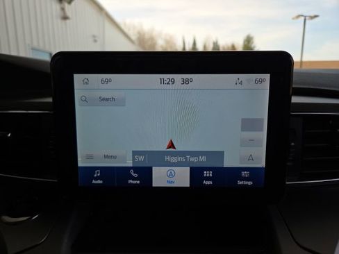 Used 2022 Ford Explorer XLT image 8