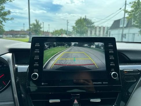 Used 2022 Toyota Camry XSE FWD image 38