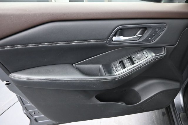 Used 2023 Nissan Rogue SL w/ SL Premium Package AWD/4WD image 12