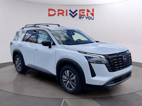 New 2026 Nissan Pathfinder SL image 8