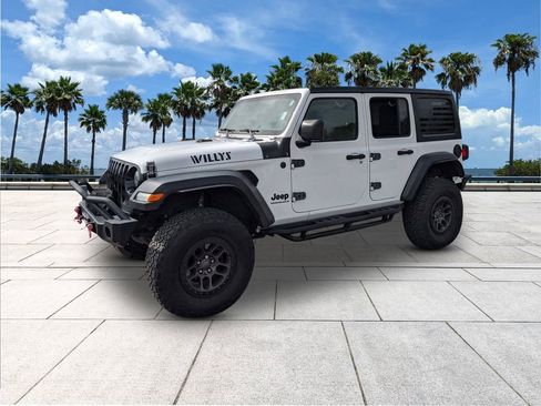 Used 2023 Jeep Wrangler Willys image 4