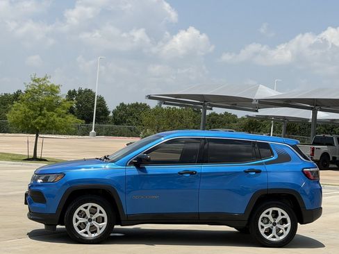 Used 2025 Jeep Compass Sport w/ Mopar Graphics Package AWD/4WD image 3
