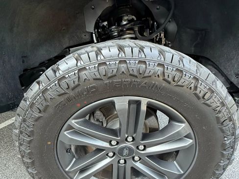 Used 2022 Ford F150 XLT w/ Equipment Group 302A High image 11