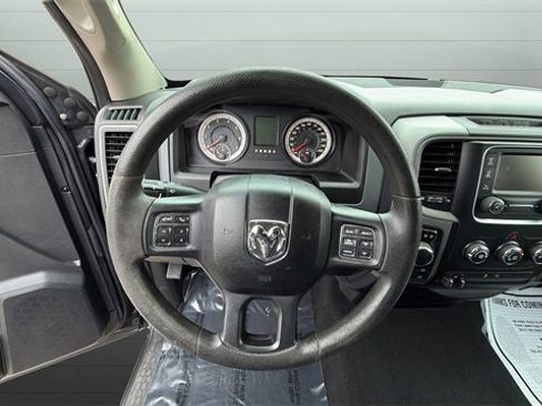 Used 2017 RAM 1500 Express image 12