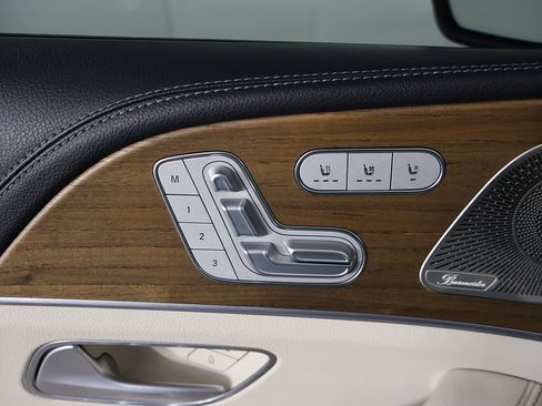 Used 2023 Mercedes-Benz GLS 450 4MATIC w/ AMG Line Exterior image 35