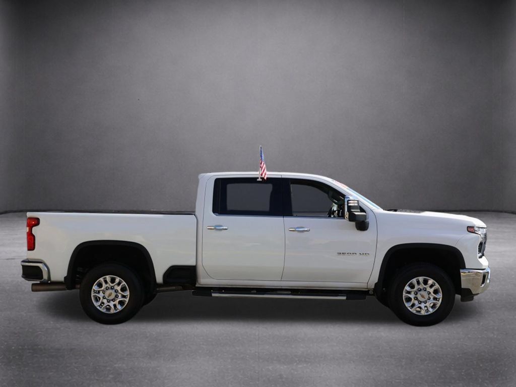 Used 2024 Chevrolet Silverado 2500 LTZ AWD/4WD image 3