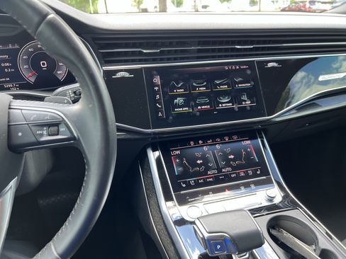 Used 2020 Audi Q7 3.0T Prestige w/ Prestige Package AWD/4WD image 18