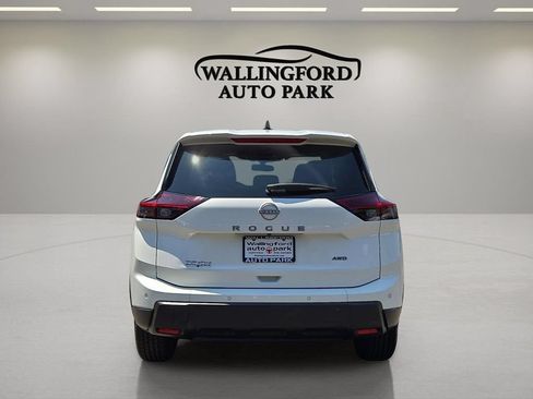 Used 2024 Nissan Rogue S AWD/4WD image 4