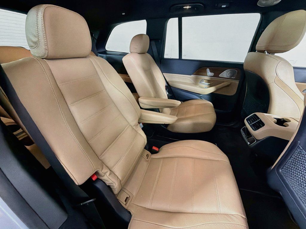 Used 2024 Mercedes-Benz GLS 450 4MATIC image 26