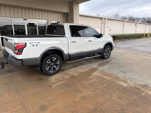 Used 2024 Nissan Titan Platinum Reserve w/ Moonroof Package image 12